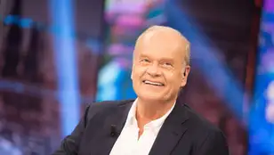 Kelsey Grammer se emociona al explicar lo que supone el surf en su vida: incluso sobrevivió a un infarto